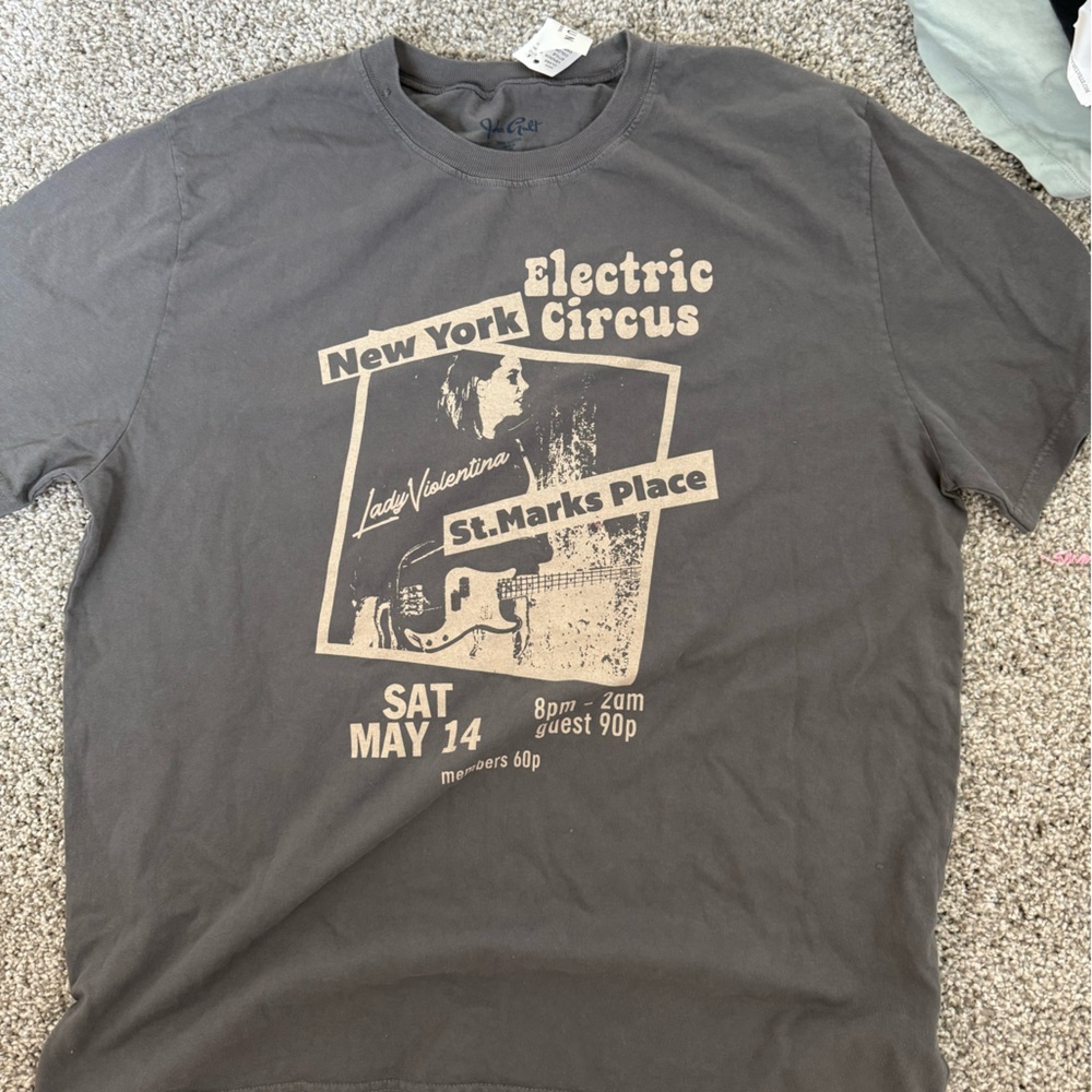 Brandy Melville T-shirt Electric Circus